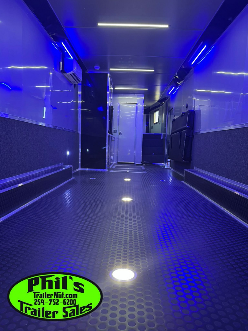 New Continental Cargo NEW 85X44 ENCLOSED CAR RACE TRAILER BATHROOM CAR HAULER CARGO Car / Racing Trailer