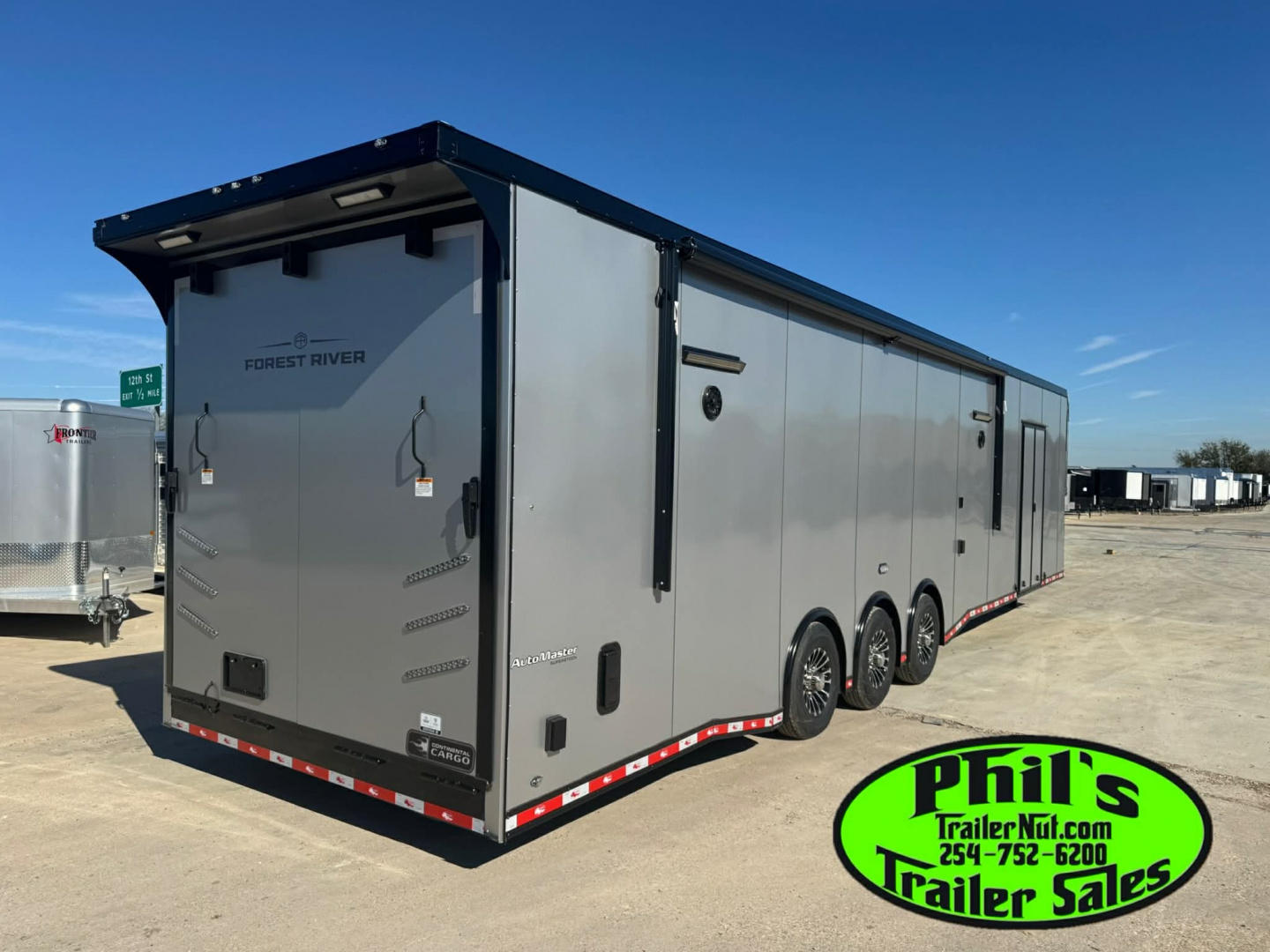 New Continental Cargo NEW 85X44 ENCLOSED CAR RACE TRAILER BATHROOM CAR HAULER CARGO Car / Racing Trailer