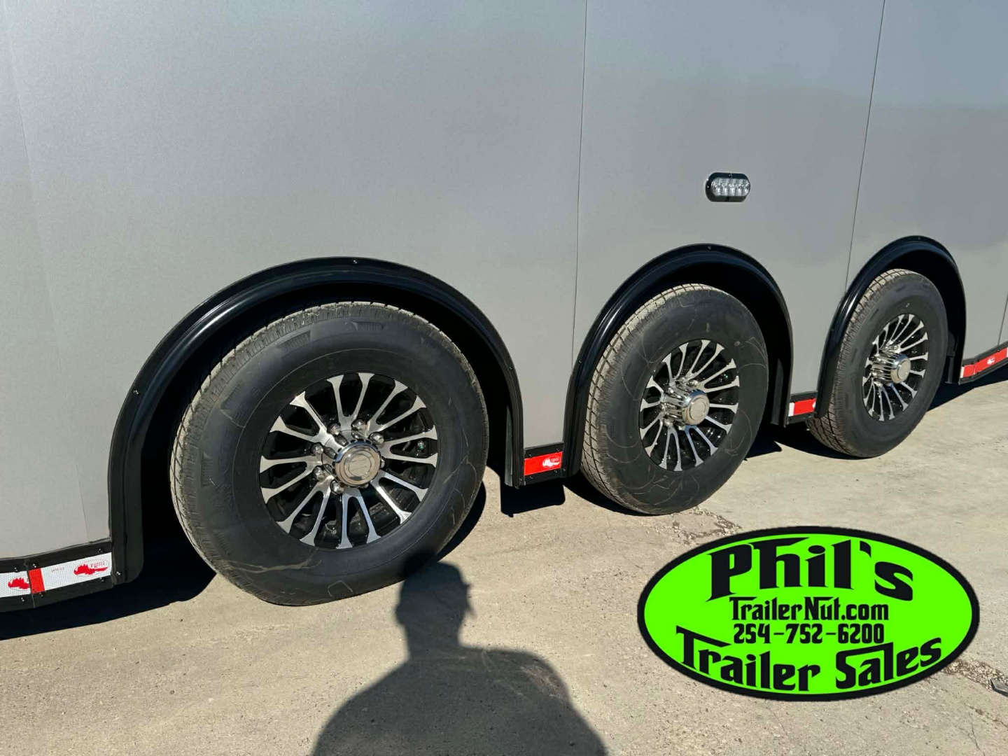 New Continental Cargo NEW 85X44 ENCLOSED CAR RACE TRAILER BATHROOM CAR HAULER CARGO Car / Racing Trailer