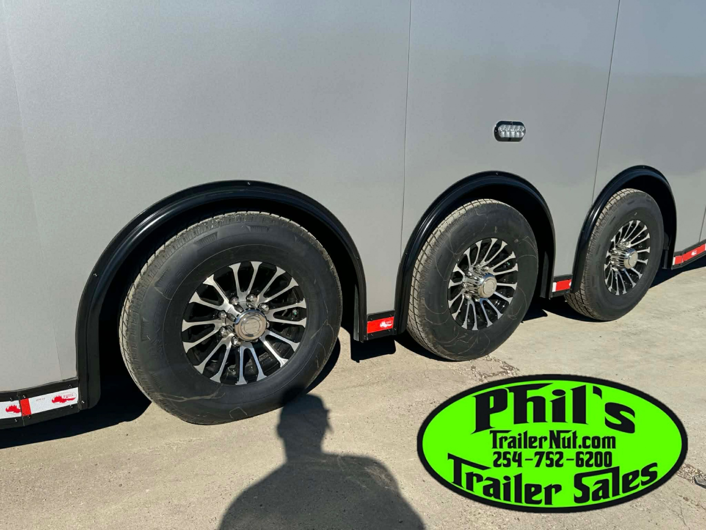 New Continental Cargo NEW 85X44 ENCLOSED CAR RACE TRAILER BATHROOM CAR HAULER CARGO Car / Racing Trailer