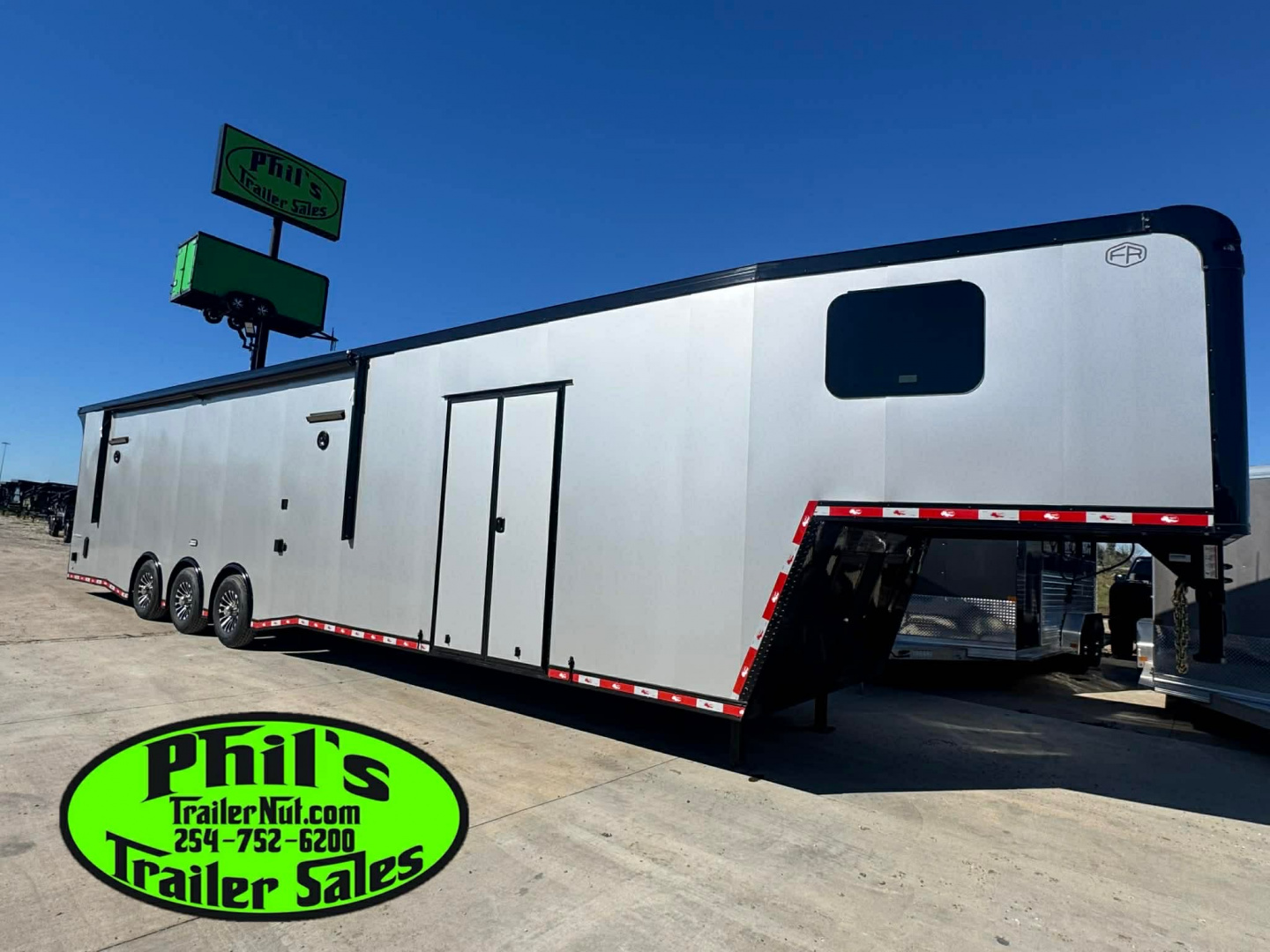 New Continental Cargo NEW 85X44 ENCLOSED CAR RACE TRAILER BATHROOM CAR HAULER CARGO Car / Racing Trailer