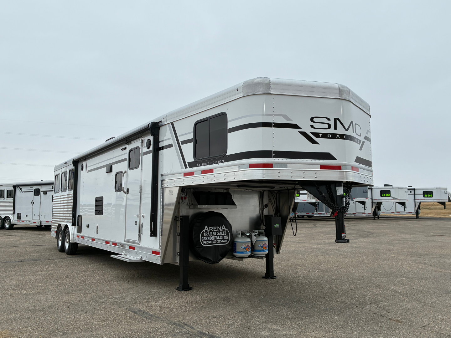 New 2026 SMC 3H 13' LQ Horse Trailer