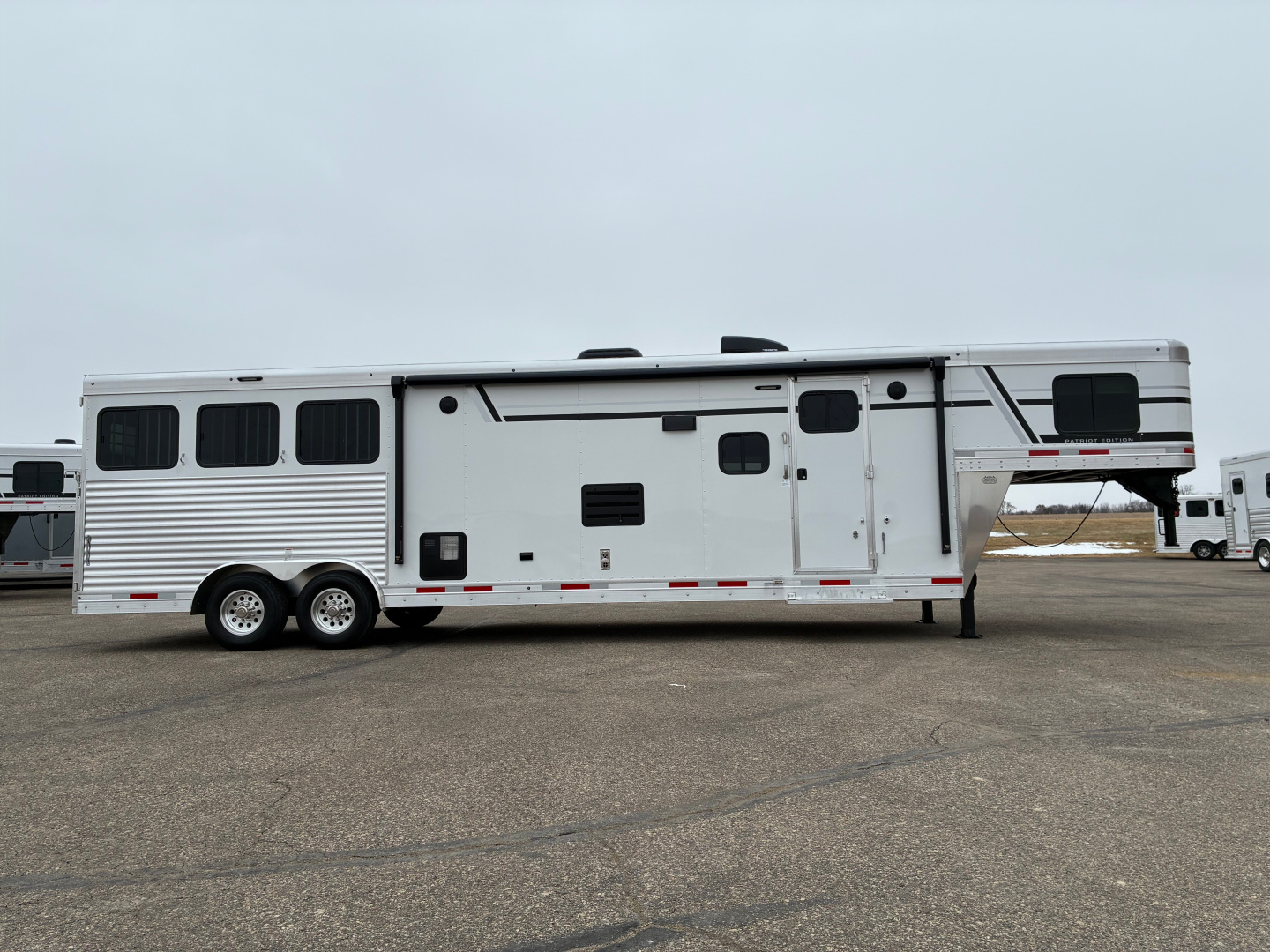 New 2026 SMC 3H 13' LQ Horse Trailer