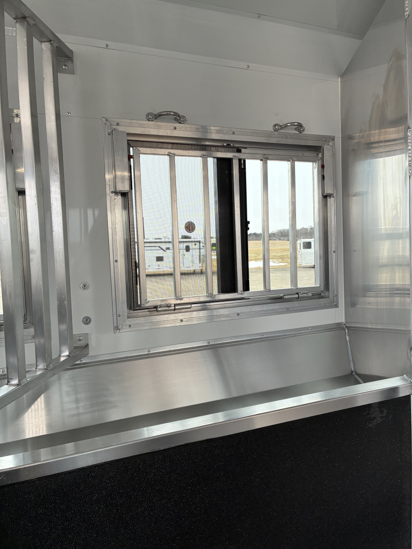 New 2026 SMC 3H 13' LQ Horse Trailer