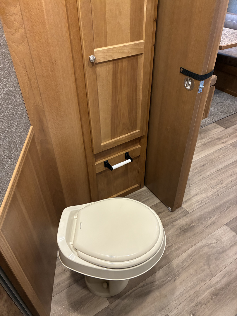 New 2026 SMC 3H 13' LQ Horse Trailer