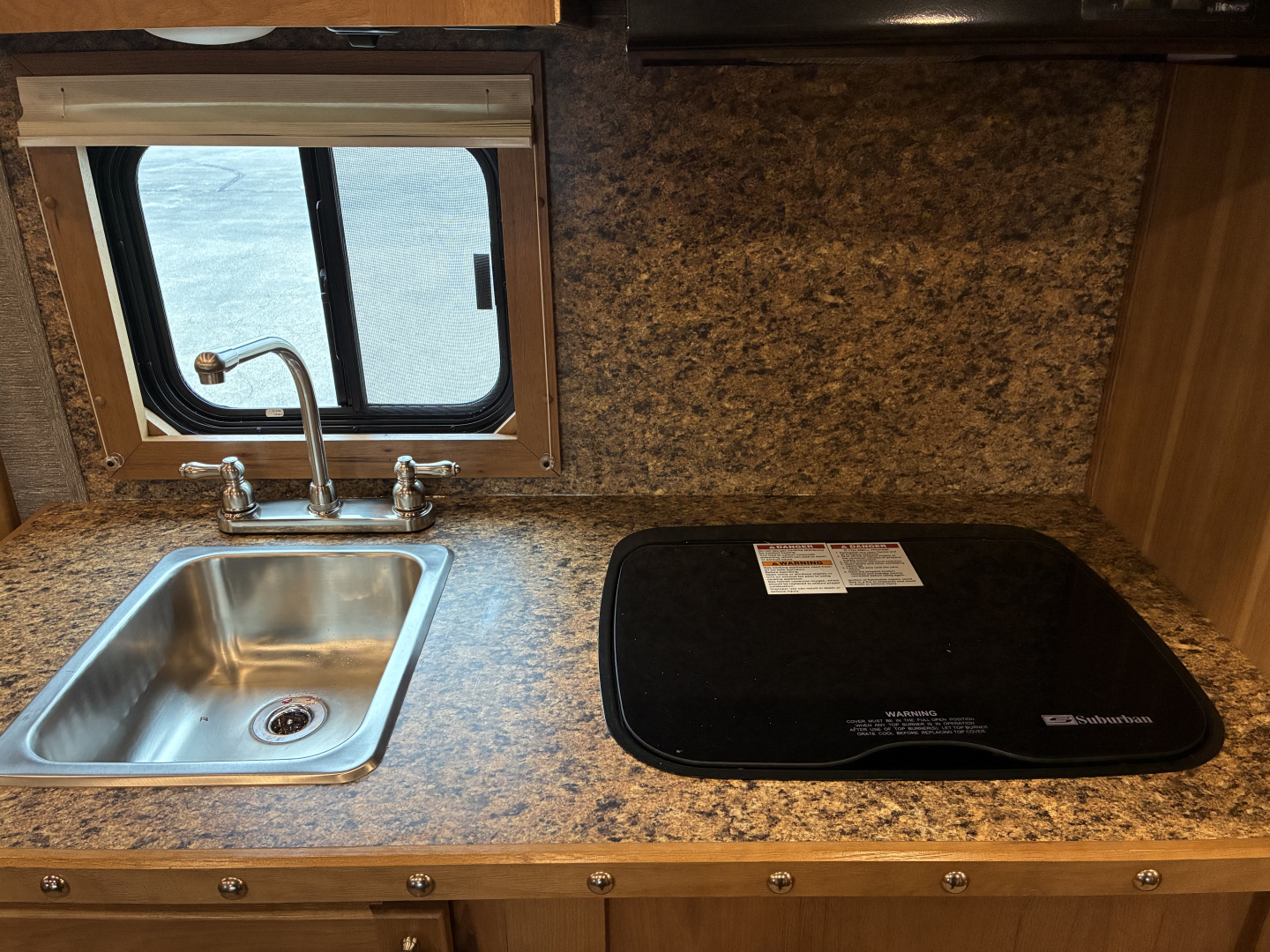 New 2026 SMC 3H 13' LQ Horse Trailer