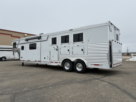 New 2026 SMC 3H 13' LQ Horse Trailer