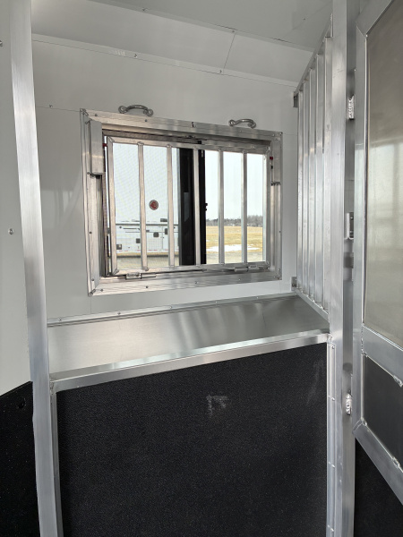 New 2026 SMC 3H 13' LQ Horse Trailer