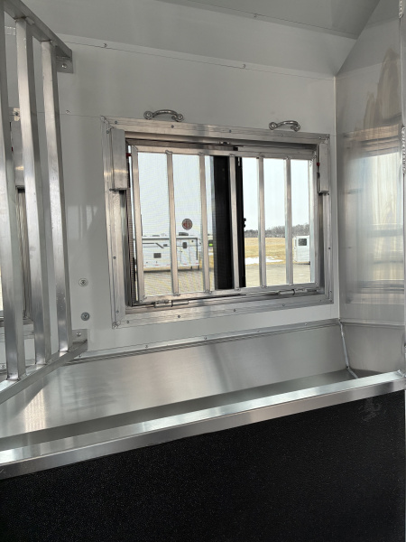 New 2026 SMC 3H 13' LQ Horse Trailer