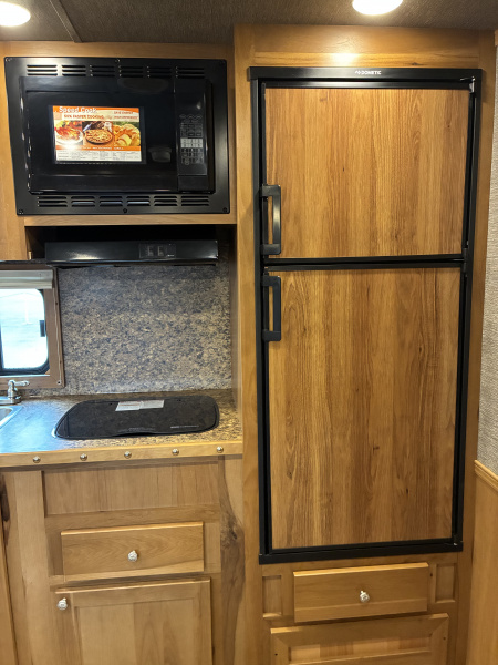 New 2026 SMC 3H 13' LQ Horse Trailer