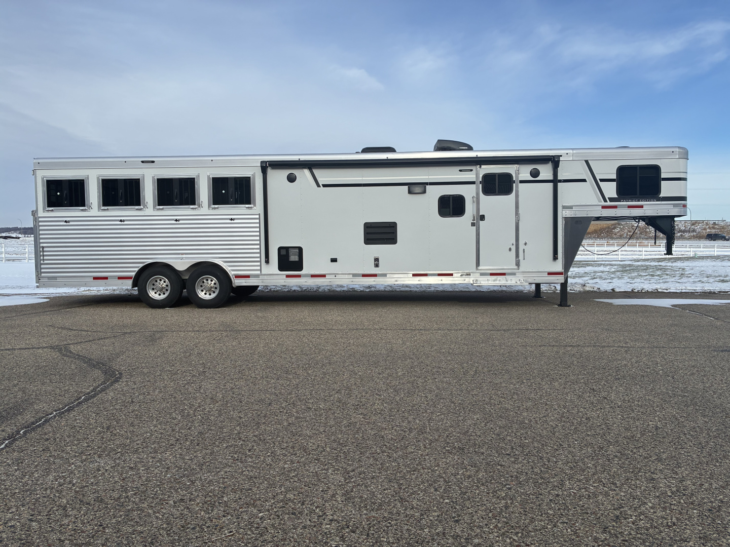 New 2026 SMC 4H 13' LQ Horse Trailer
