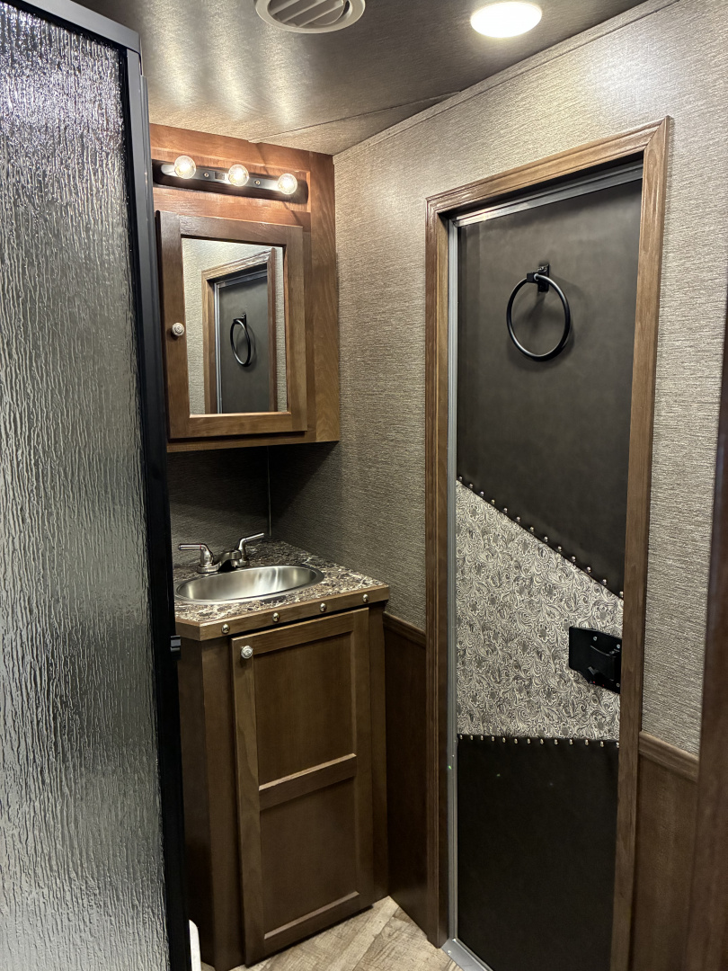 New 2026 SMC 4H 13' LQ Horse Trailer