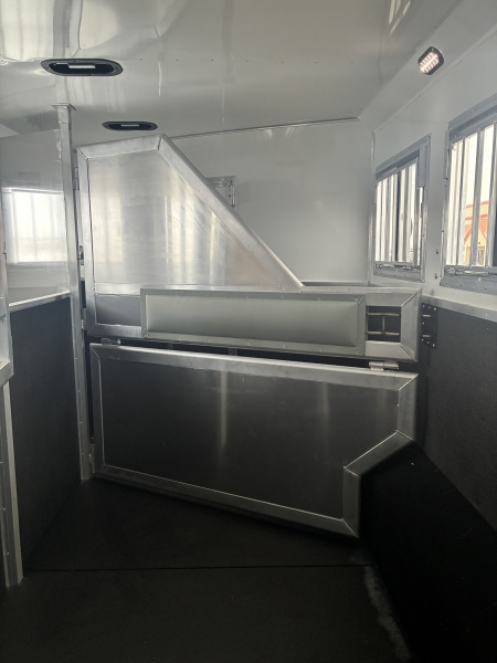 New 2026 SMC 4H 13' LQ Horse Trailer