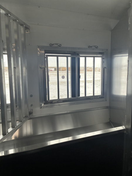 New 2026 SMC 4H 13' LQ Horse Trailer