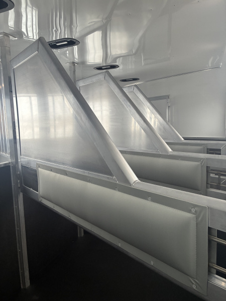 New 2026 SMC 4H 13' LQ Horse Trailer