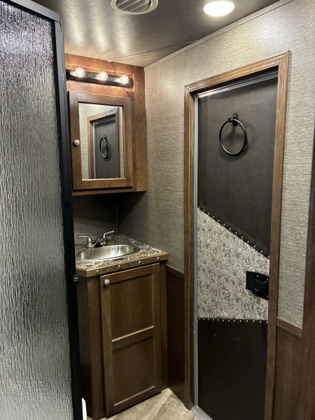 New 2026 SMC 4H 13' LQ Horse Trailer