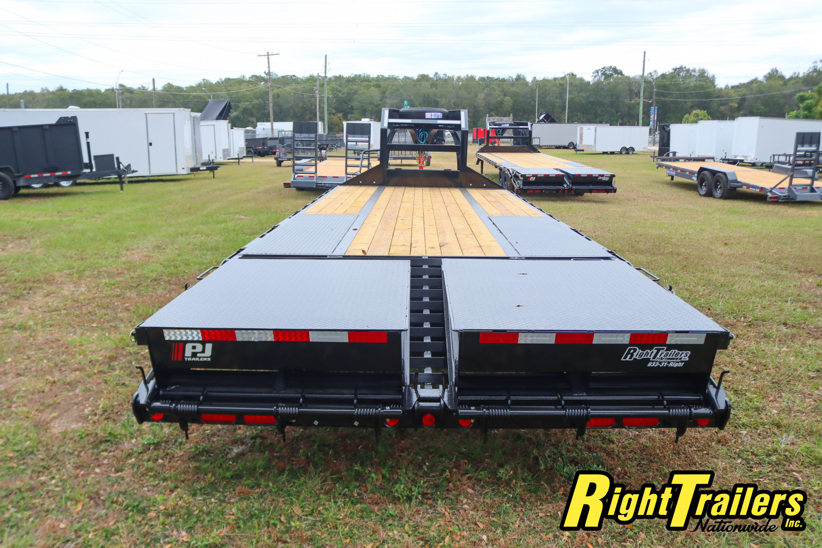 New 2026 8.5X25 PJ Gooseneck Equipment Trailer