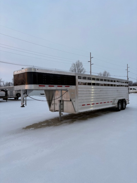 Used 2022 Featherlite Trailers 7024-GN Stock / Stock Combo Trailer