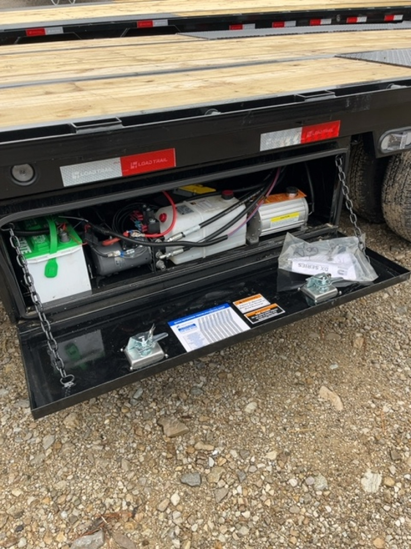 New 2026 Load Trail 102'' x 32 ' Low-Pro Gooseneck Hyd. Dove Deckover Trailer