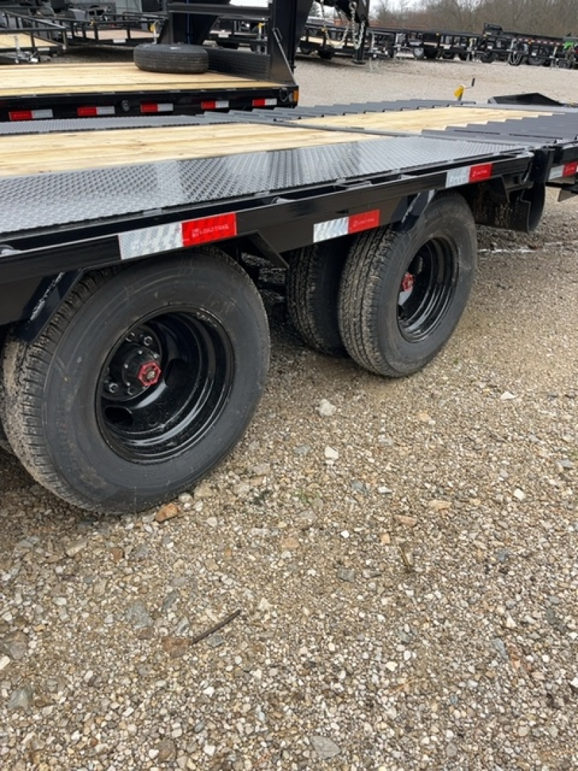 New 2026 Load Trail 102'' x 32 ' Low-Pro Gooseneck Hyd. Dove Deckover Trailer