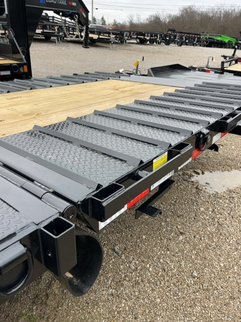 New 2026 Load Trail 102'' x 32 ' Low-Pro Gooseneck Hyd. Dove Deckover Trailer