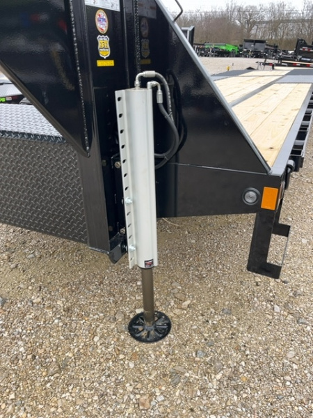 New 2026 Load Trail 102'' x 32 ' Low-Pro Gooseneck Hyd. Dove Deckover Trailer