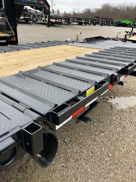 New 2026 Load Trail 102'' x 32 ' Low-Pro Gooseneck Hyd. Dove Deckover Trailer
