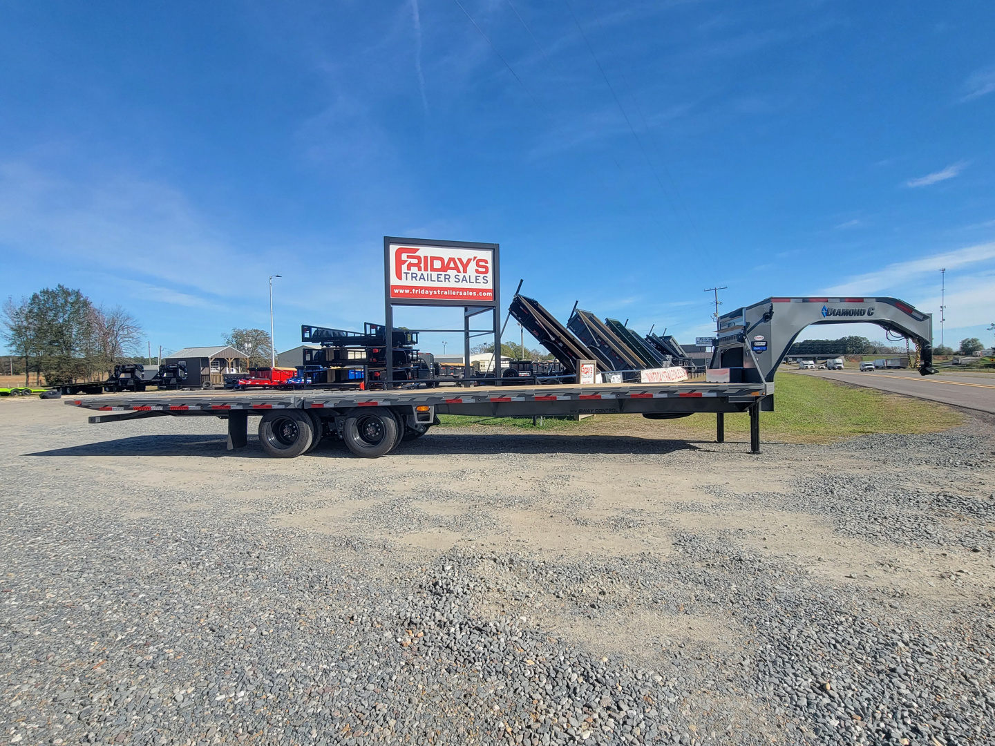 New 2026 Diamond C Trailers FMAX212 32' x 102" Hydraulic Dovetail Pacesetter Edition