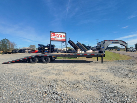 New 2026 Diamond C Trailers FMAX212 32' x 102" Hydraulic Dovetail Pacesetter Edition