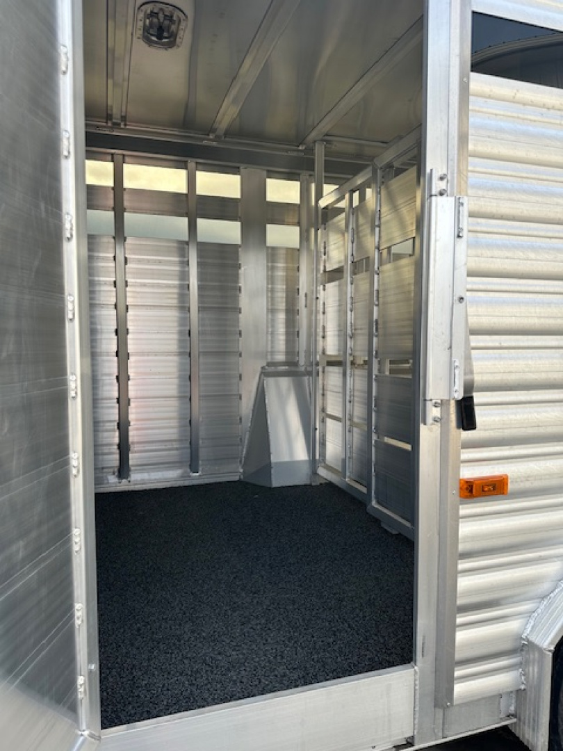 New 2025 Featherlite 8413 Living Quarter w/Stock Back