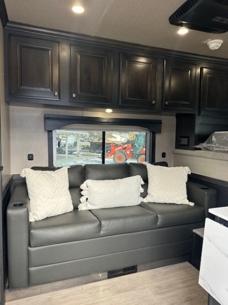 New 2025 Featherlite 8413 Living Quarter w/Stock Back