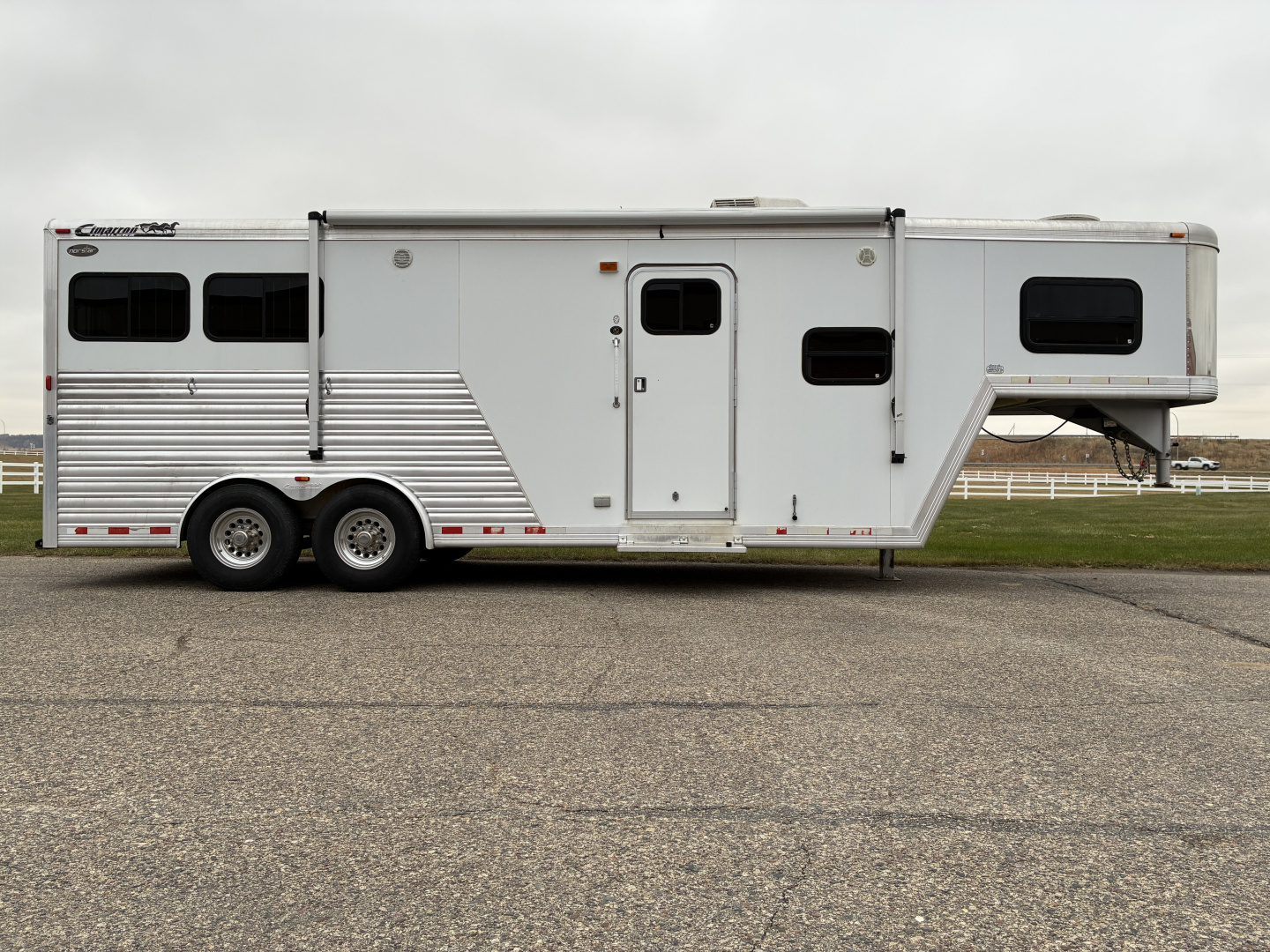 Used 2007 Cimarron 2H 11' LQ Horse Trailer