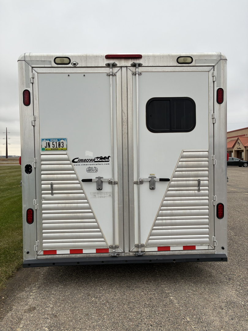 Used 2007 Cimarron 2H 11' LQ Horse Trailer
