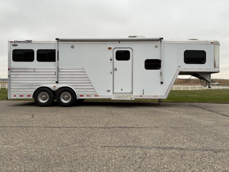 Used 2007 Cimarron 2H 11' LQ Horse Trailer