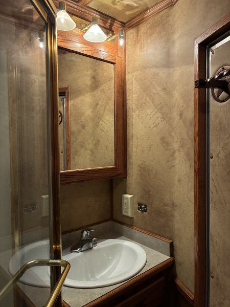 Used 2007 Cimarron 2H 11' LQ Horse Trailer