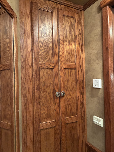 Used 2007 Cimarron 2H 11' LQ Horse Trailer