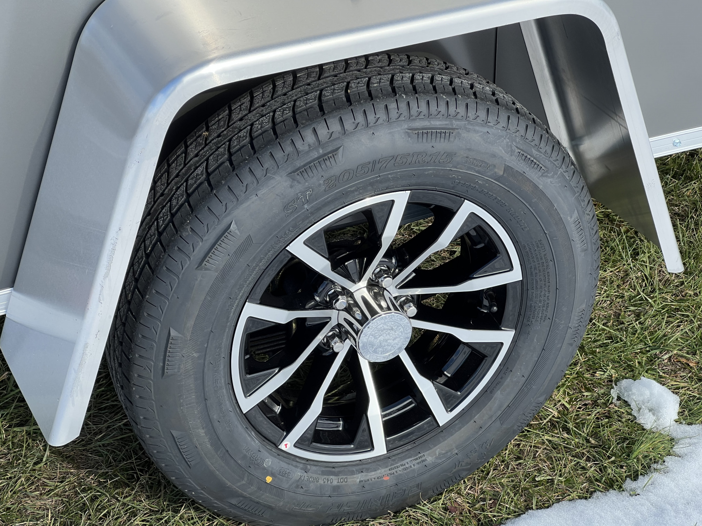 New 2026 Look Trailers 5X8 3K ST-DLX BARN DOOR Cargo / Enclosed Trailer