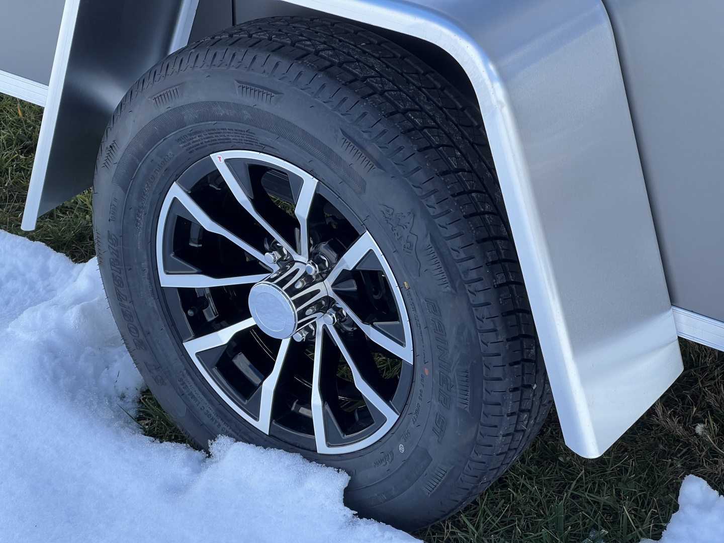 New 2026 Look Trailers 5X8 3K ST-DLX BARN DOOR Cargo / Enclosed Trailer