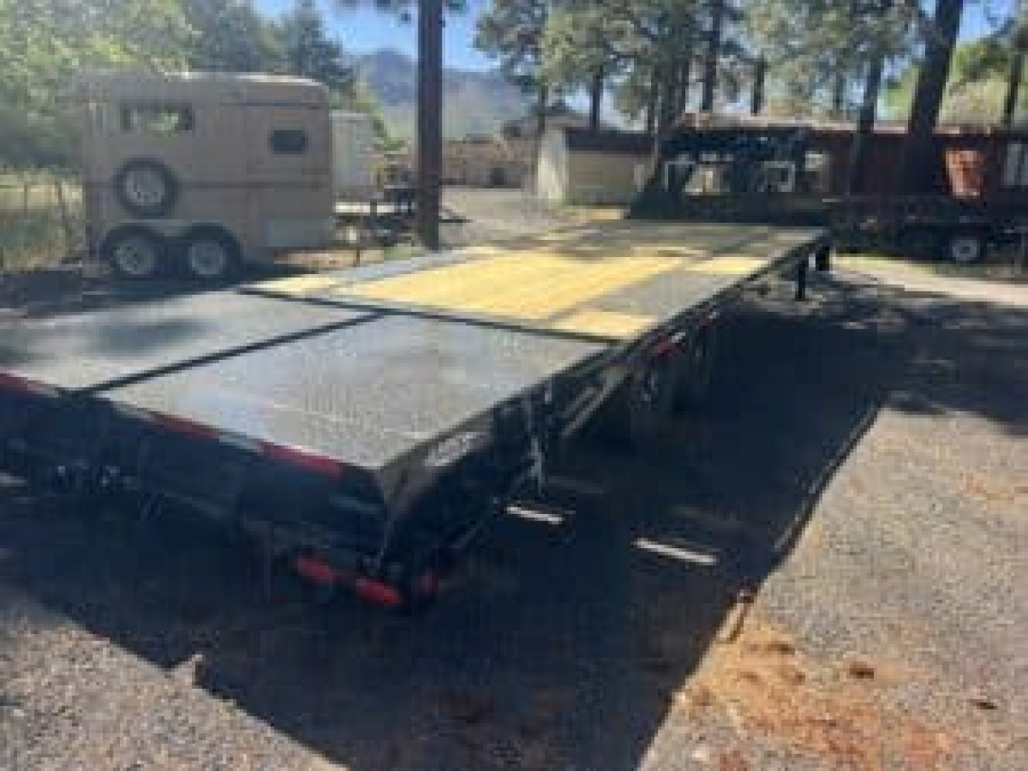 New 2026 Top Hat Trailers 102X20+5 15.9K Flatbed Trailer