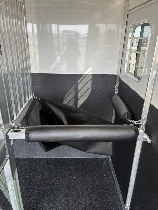 New 2027 4-Star 2H Straight Load Bumper Pull Horse Trailer