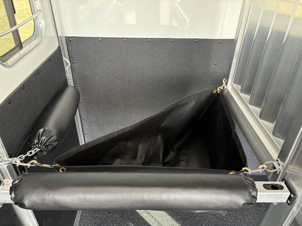 New 2027 4-Star 2H Straight Load Bumper Pull Horse Trailer