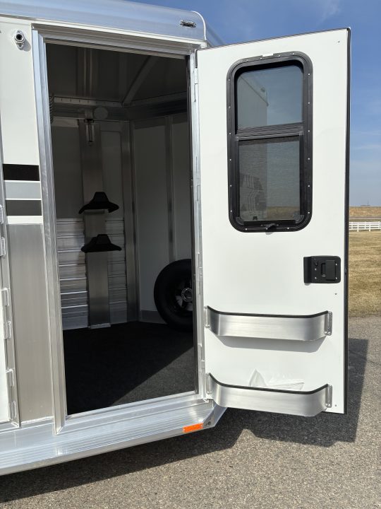 New 2027 4-Star 2H Straight Load Bumper Pull Horse Trailer