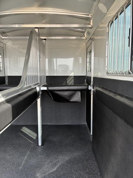 New 2027 4-Star 2H Straight Load Bumper Pull Horse Trailer