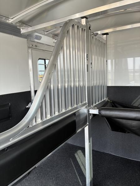 New 2027 4-Star 2H Straight Load Bumper Pull Horse Trailer