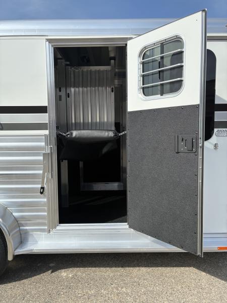 New 2027 4-Star 2H Straight Load Bumper Pull Horse Trailer