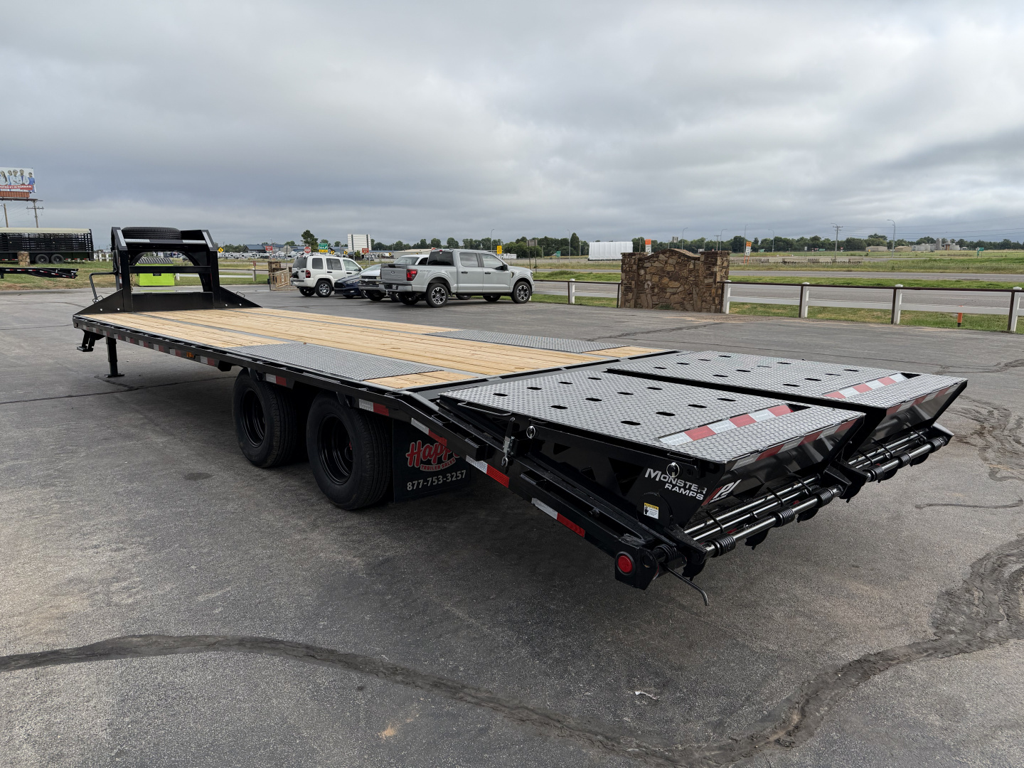 New 2026 PJ 102"x30' GN Low-Pro Flatbed w/ Duals - LD