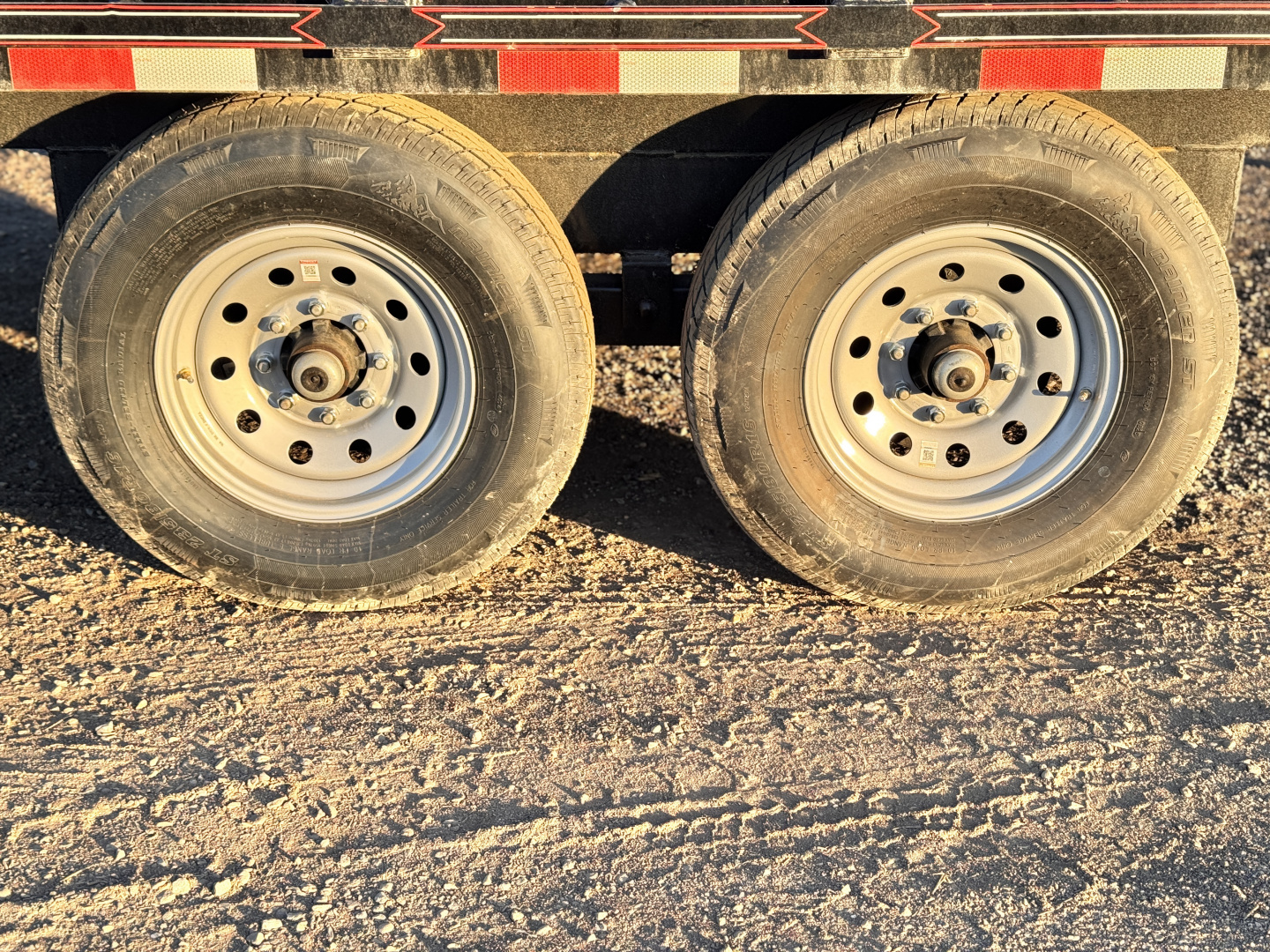 New 2026 Diamond T 8.5-20 Deckover Equipment Hauler 15K GVWR