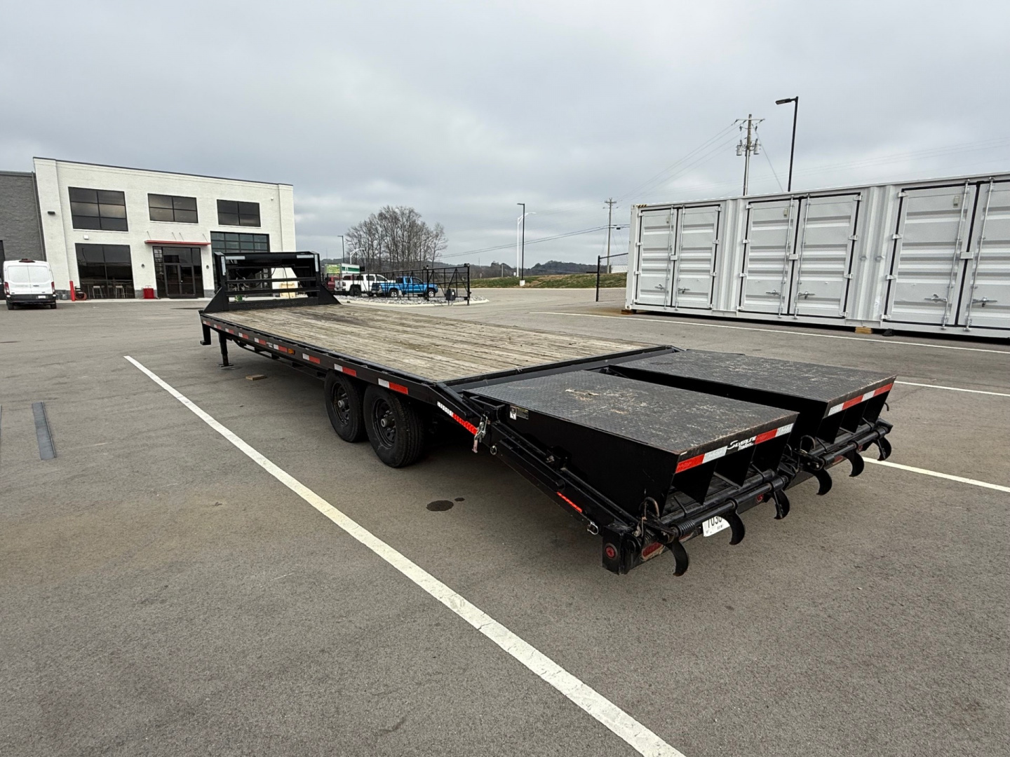 Used Preowned 2023 East Texas Trailers 25+5 Flatbed Gooseneck Trailer: Mega Ramps, 15,680 GVWR, Spare
