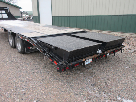 Used 2022 Delco Trailers Delta 32' GN Flatbed Trailer