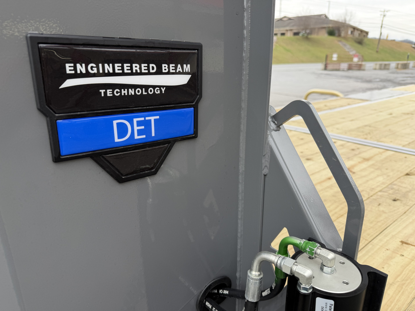 New 2026 Diamond C DET210 DECK OVER POWER TILT TRAILER WITH HYDRO JACKS & REMOTE